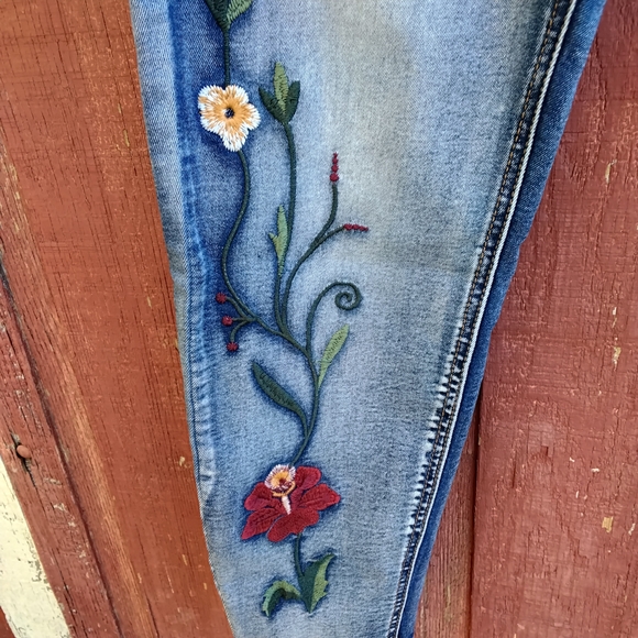 VENUS Blue Floral Embroidered Skinny Jeans - Picture 4 of 6